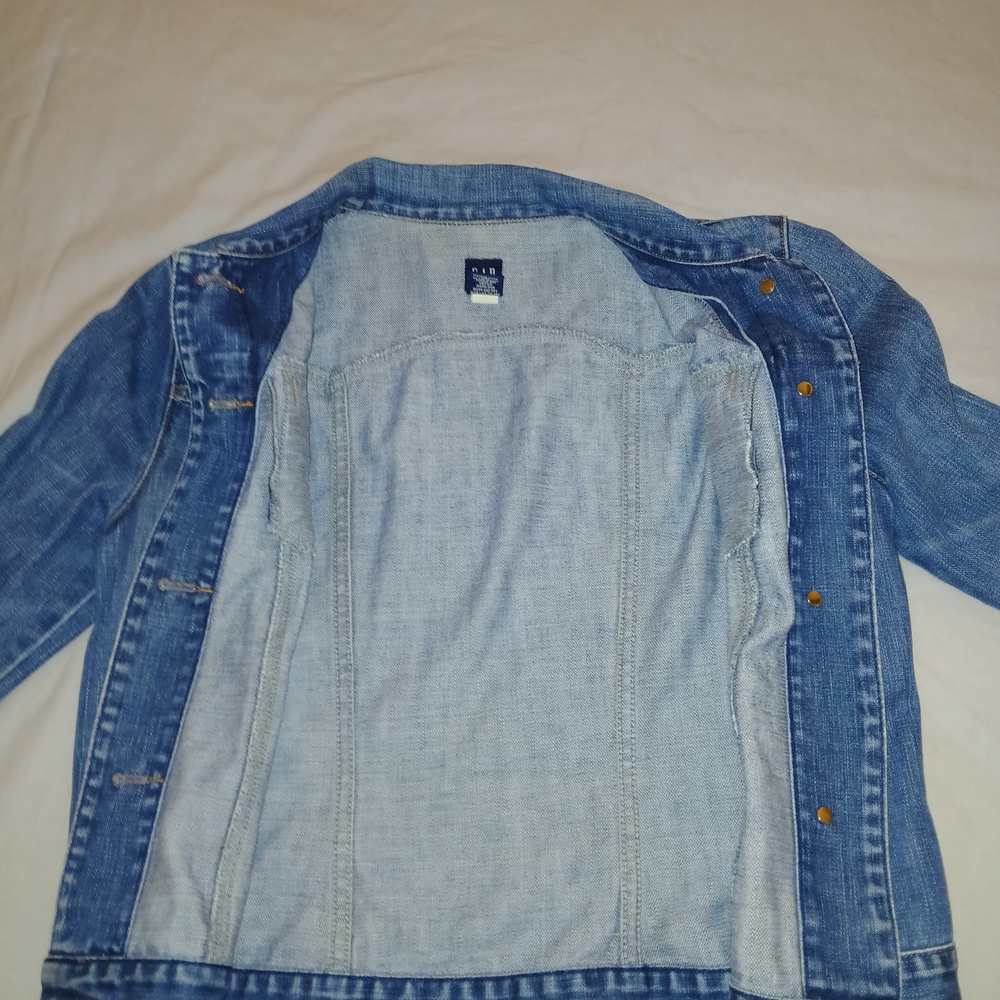 GAP NWOT! Blue Denim Jacket with Gold Accents - Picture 3 of 4